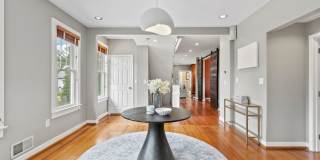 Spacious Kent Home | 6 Bed | 4 Bath | 4,000 Sf | Front Porch + Backyard | Detached 4-Car Garage Gallery 8