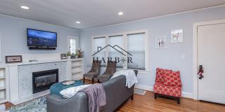 Updated Craftsman Living: 2BR/2BA + Den in NW Rochester Gallery 16