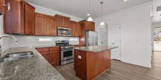 Room in 4 Bedroom Home in Wake Forest Gallery 11