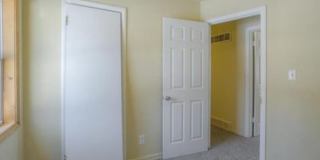 3204 North Pleasant Street Gallery 13