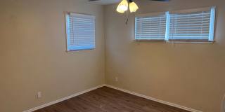 Large renovated Stand alone one bedroom above garage Gallery 6