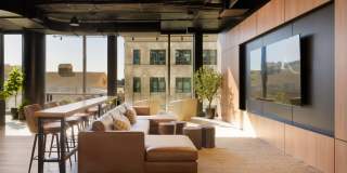 1900 Broadway Gallery 32