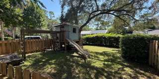 Gulf Breeze - Proper - 5 bedroom, 3.5 bathroom with pool and lawn care included Gallery 41