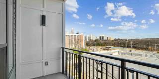 Solis Midtown Gallery 16