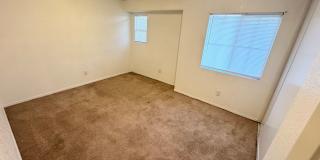 Spacious 5 bedroom home Gallery 21