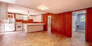 Room in 5 Bedroom Home at Kinnamon Rd Gallery 41