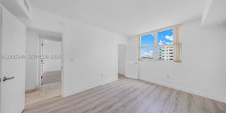 7501 E Treasure Dr Gallery 16