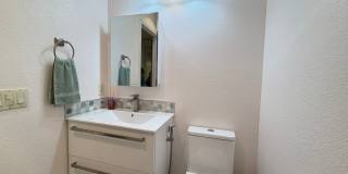 Large Studio in La Jolla / UTC area Gallery 12