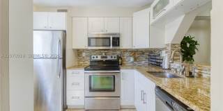 3095 N Oakland Forest Dr Gallery 9
