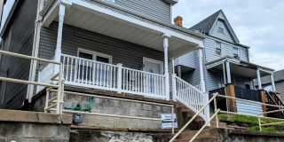 Spacious 3 bedroom 2.5 Bathroom Single Family Home (Mt Washington) Gallery 1