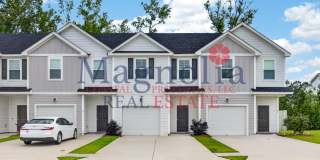 3 Bedroom 2.5 Bathroom Townhome in Richmond Hill, GA Gallery 1