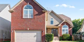 Pet Friendly Three Bedroom with Bonus in Rossview! Pet Friendly Three Bedroom with Bonus in Rossview! Gallery 1