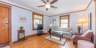 1123 W Huron Street Gallery 14