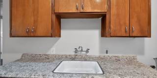 Charming 2BR Apartment in Fresno Gallery 8