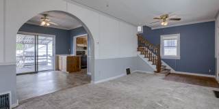 6 Month Lease! 3Bed 2Bath with 3 Stall Garage! Gallery 1