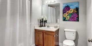 Spacious, Modern Northgate Condo w/ Quartz Kitchen, Secure Parking, Pool & Light Rail Access Gallery 12