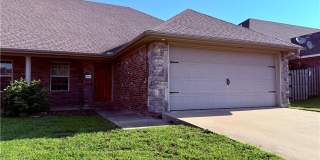 3104 SW Deerfield Boulevard 3104 SW Deerfield Boulevard Gallery 1