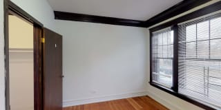 5335-5345 S. Kimbark Ave. Gallery 48