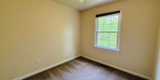 4 Bedroom, 2.5 Bath Townhouse Gallery 13
