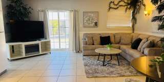 Charming 2-Bedroom Home Near the Colorado River with RV Parking- SHORT or LONG Term Gallery 9