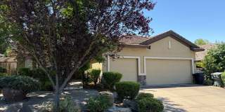 BEAUTIFUL SINGLE STORY 3+BD, 2.5 BA, & 3 CAR GARAGE! Gallery 28
