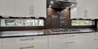 2011 Sharon Ave Gallery 15