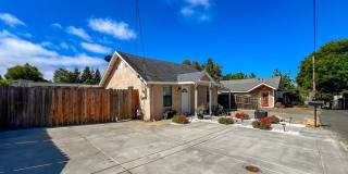 Fully Furnished Alta Heights Retreat | Walk to Downtown Napa Gallery 3
