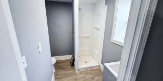 4831 E Washington St - Unit 4 - $995.00/mo. with $250 of second month Gallery 13