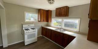Beautiful, Private, Exceptional!! 1 bed/1ba Great location! UTILITIES INCLUDED!! Gallery 1
