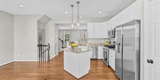 5011 WAPLE Lane Gallery 16