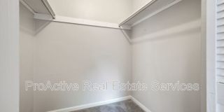 1006 Barclay Square Gallery 11