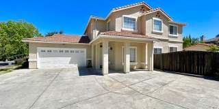 Spacious Four Bedroom Napa Home Gallery 3