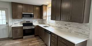 561 Singer Drive - A Gallery 1