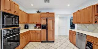 2889 NE 35th St Gallery 25