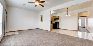 !!50 Percent off your 1st Months Rent!! Spacious 1BD/1BTH Apartment with a Private Balcony in the Heart of Norman! Gallery 8