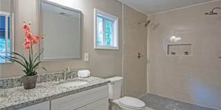 Beautifully renovated 3/2 home in Belvedere Park Gallery 8