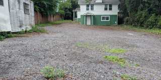 1620 A Catawba Street Gallery 31