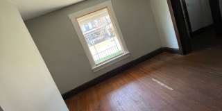 4 bedroom 2 full bath House Gallery 9