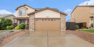 Large 2 Story Home with Full Basement and Yard. Gallery 1