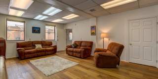 502 Western Avenue Gallery 13