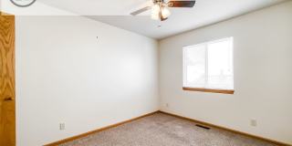Beautiful 3 Bed 2 Bath Home in Quiet Neighborhood Gallery 9