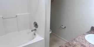 NICE CONDO AT THE RESERVES @ GALLERIA IN ROSEVILLE!! Gallery 11