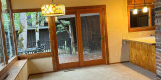 ALL UTILITIES INCLUDED! ~ 3 Bedroom 1 Bath Gallery 9