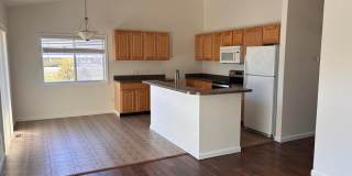 3 Bed/2 Bath Midtown Townhome! Gallery 3
