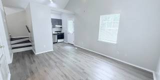 2/2 House 1 mile from campus and the square Gallery 1
