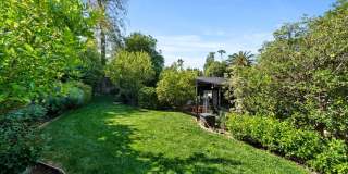 Woodland Hills Mid-Century Modern Retreat Gallery 19