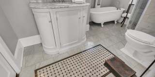 310 Worthington Avenue Gallery 41