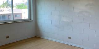 2 Bedroom 1 Bath Condo With Tons of Character and Amenities! Gallery 8
