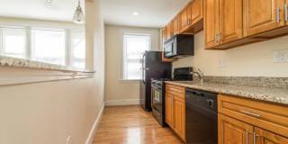 Nicely renovated studio with 2 months free rent for a January 1 move in! Gallery 1