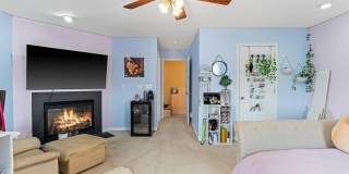 Room in 3 Bedroom Home at Ivory Run Way Gallery 11